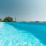 Honeymoon 아파트호텔 페리볼로스