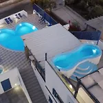 Honeymoon Hotel apartamentowy Perivolos