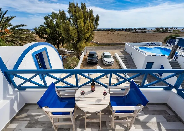 Honeymoon Aparthotel Perivolos (Santorini)