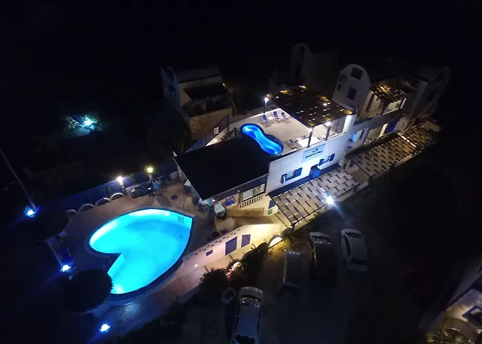 Honeymoon 4* Perivolos (Santorini)