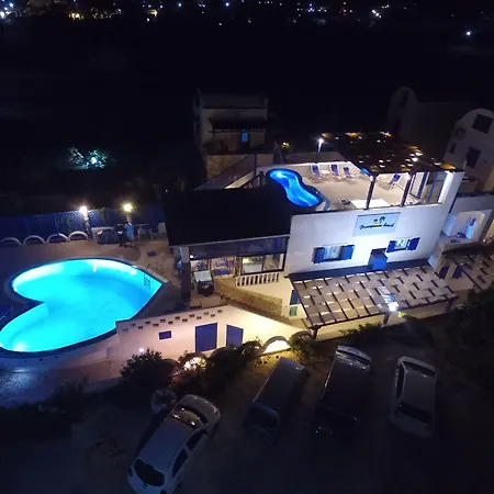 Honeymoon Perivolos (Santorini)