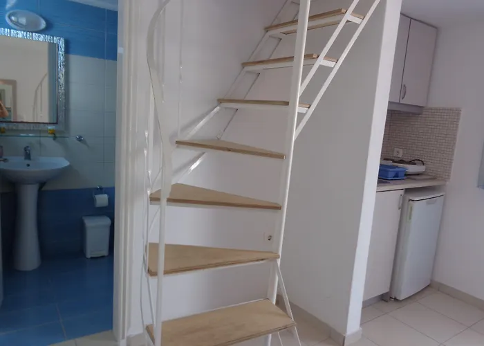 Honeymoon Perivolos (Santorini)