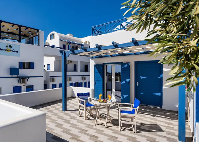 Honeymoon Perivolos (Santorini)