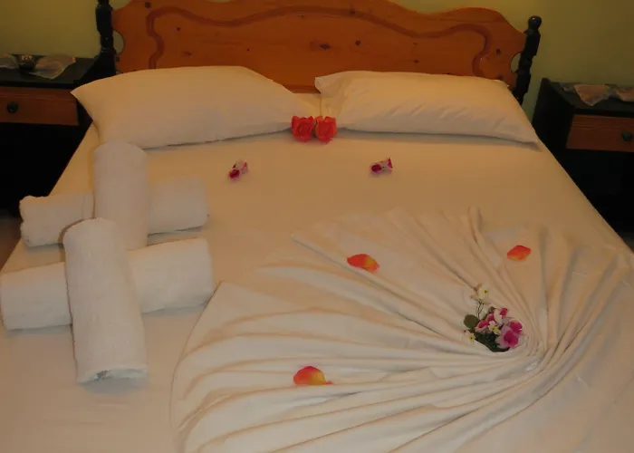 Honeymoon מלון דירות פריבולוס